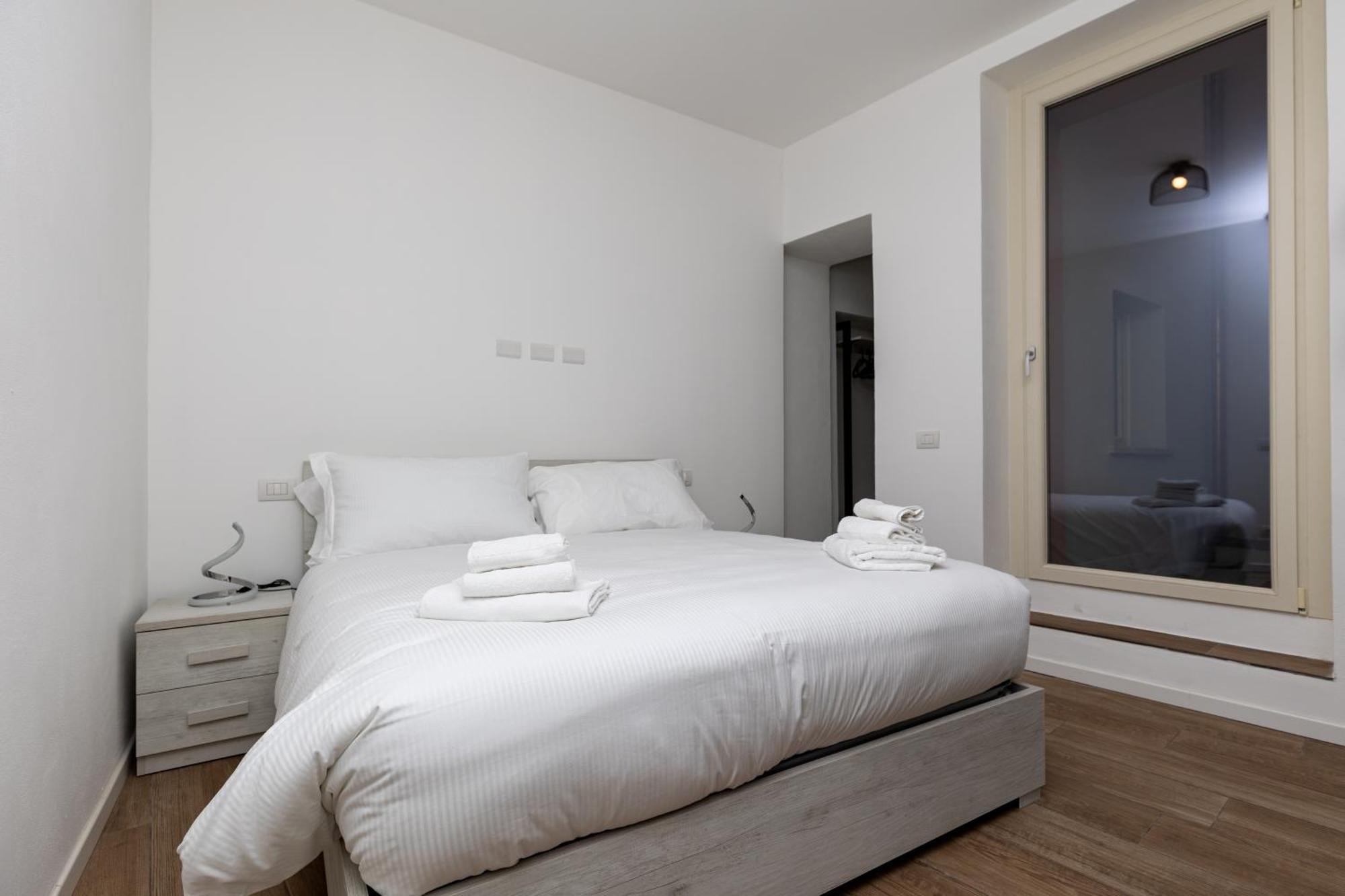Piazza Del Lago Suites メナッジョ エクステリア 写真