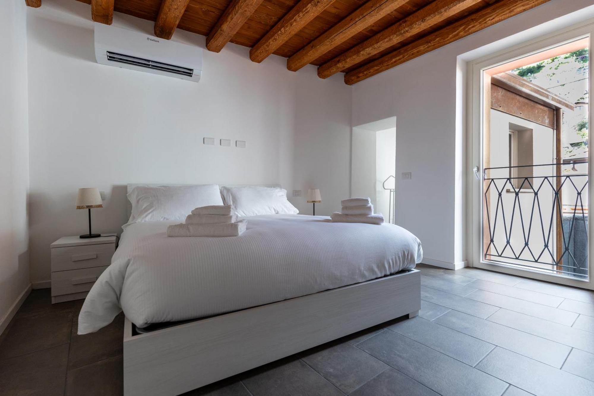 Piazza Del Lago Suites メナッジョ エクステリア 写真