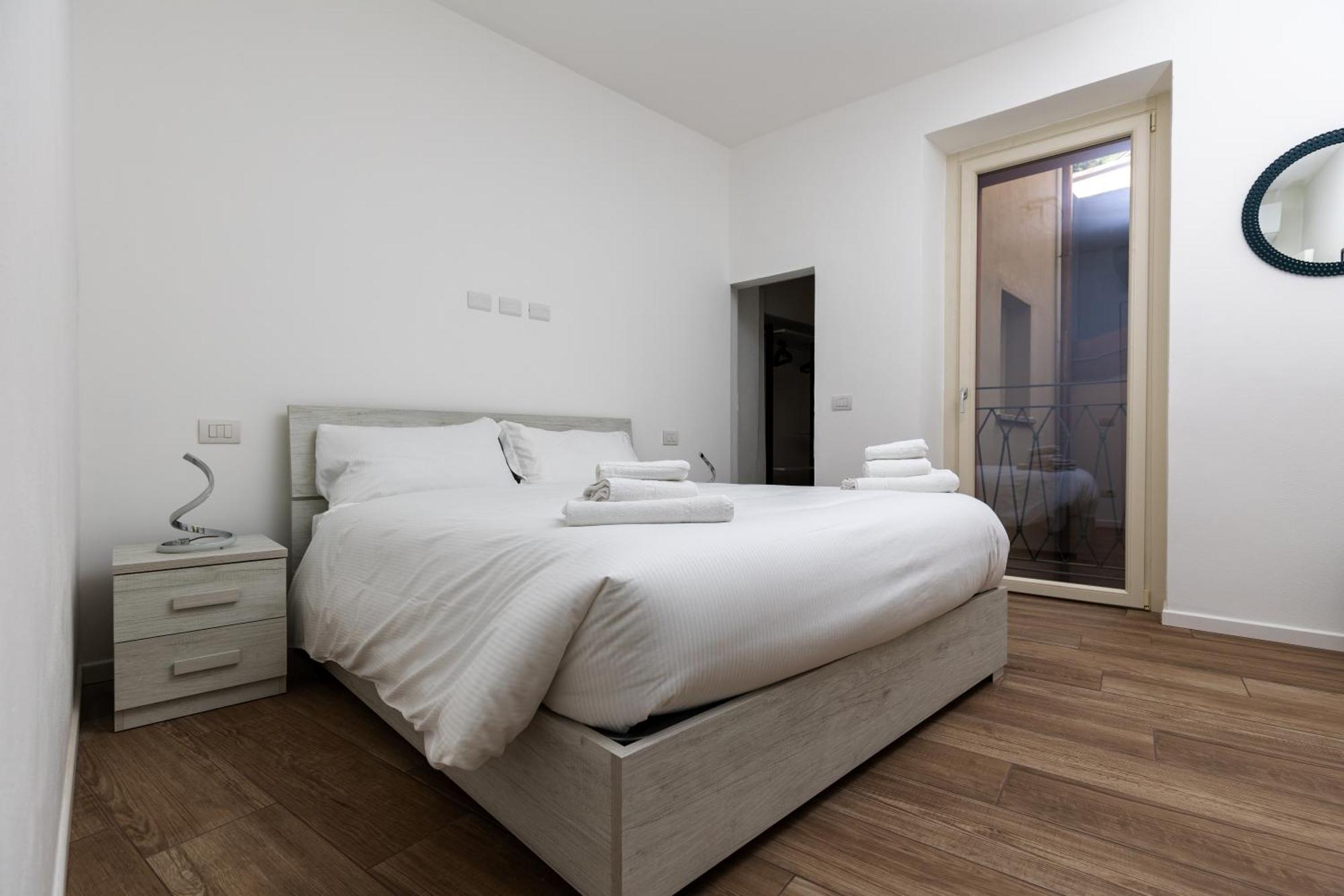 Piazza Del Lago Suites メナッジョ エクステリア 写真